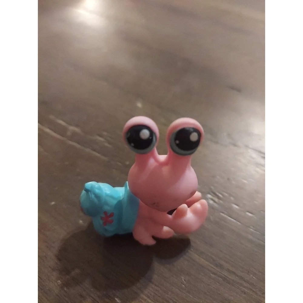 Littlest‎ Pet Shop LPS #1403 Hermit Crab Pink With Blue Eyes Preowned